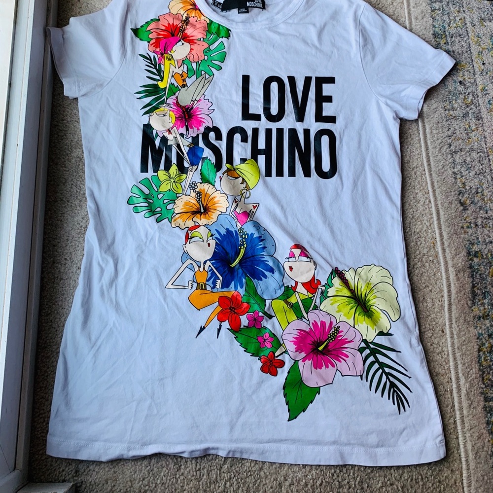 Love Moschino T shirt SOLD